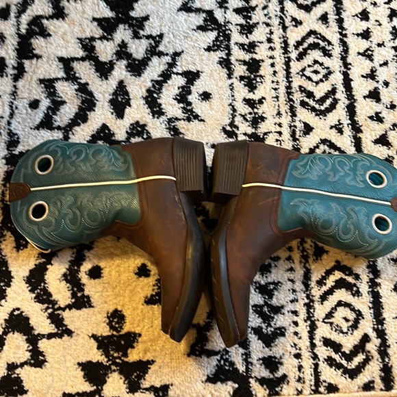 Ariat cowgirl boots - Picture 3 of 10